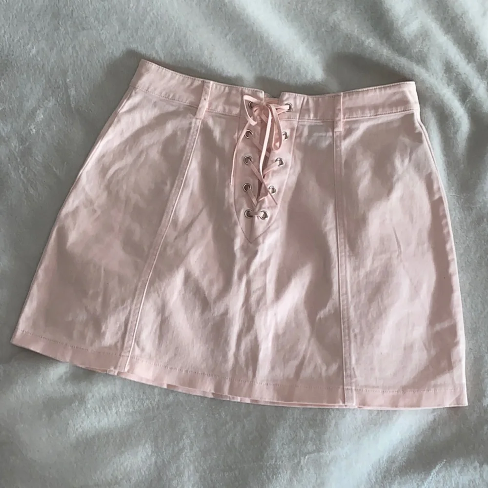 Forever 21 Baby Pink Mini Skirt - Picture 1 of 5